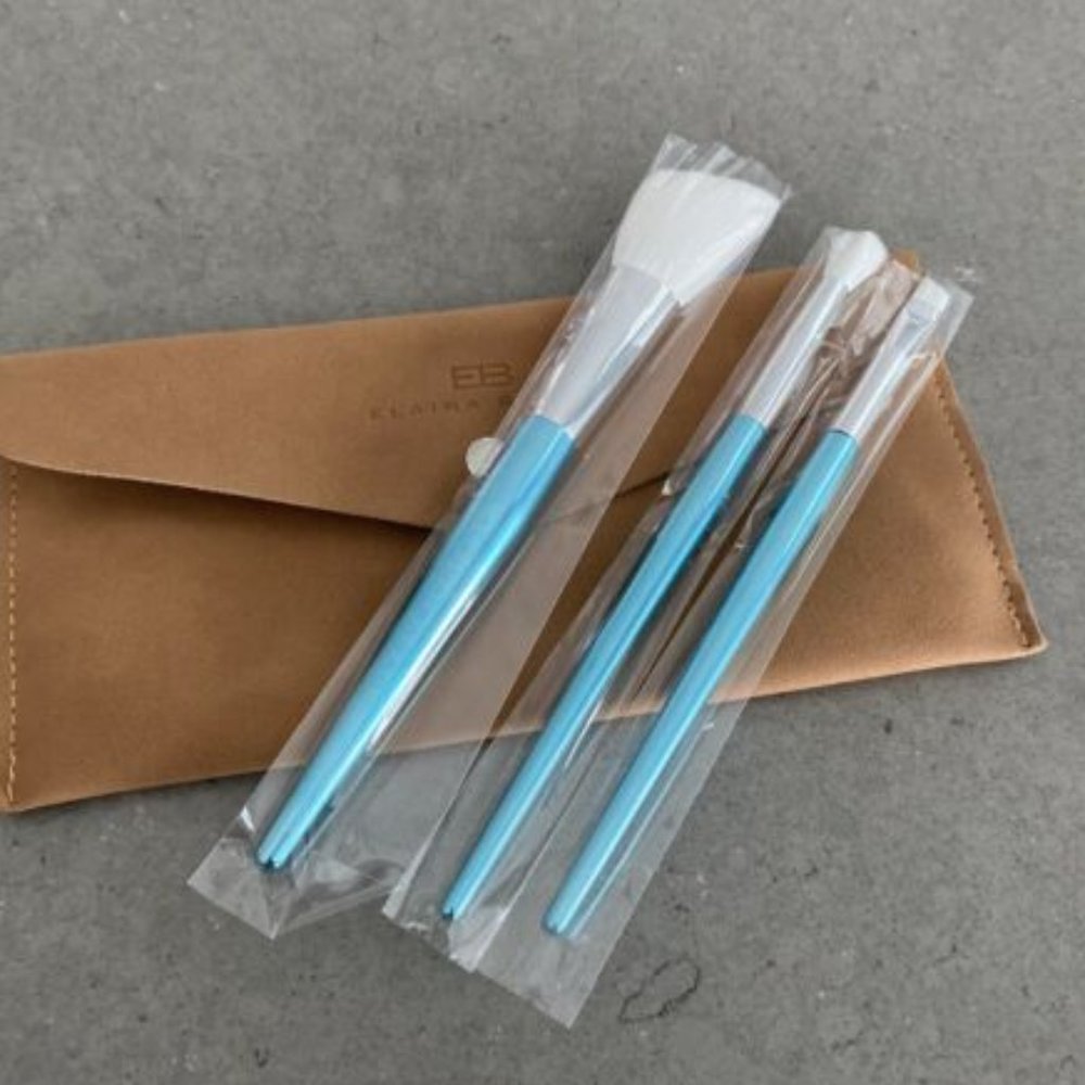 Elaina Badro Babyblues Make-up Brush Set NEW